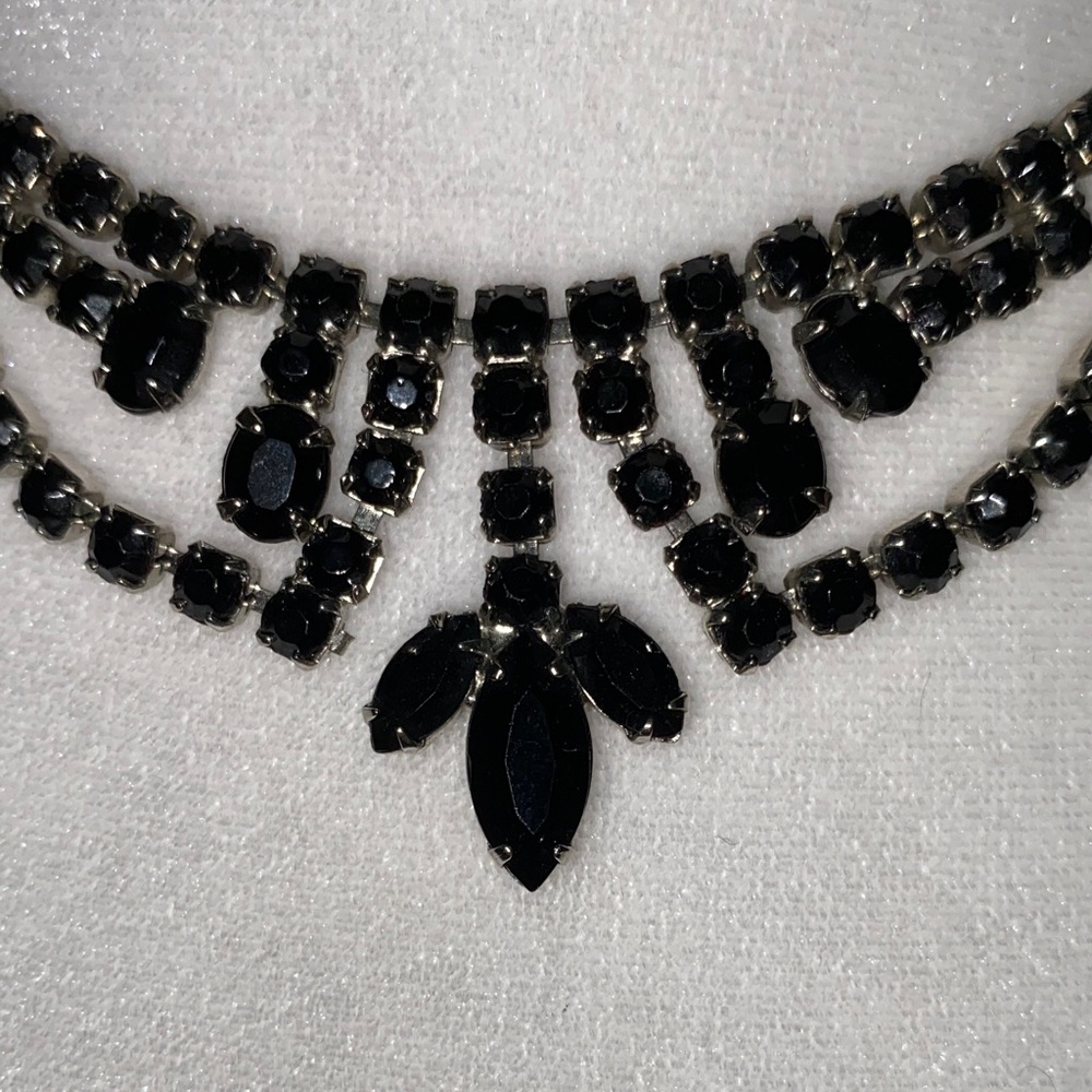 Albert Weiss Elegant Black Crystal Necklace - Picture 2 of 6